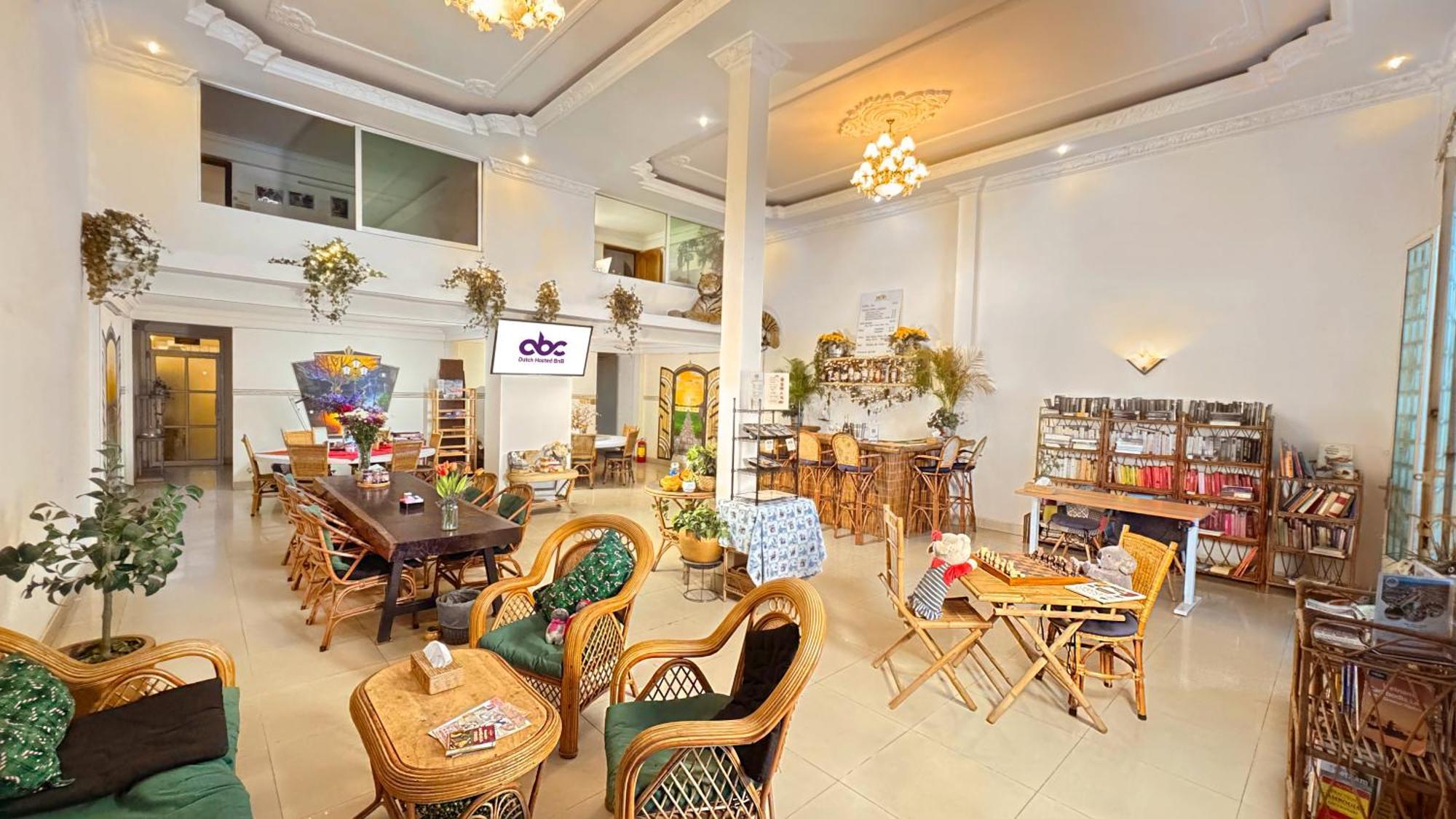 Dutch Hosted B&B, Abc Phnom Penh Exteriör bild
